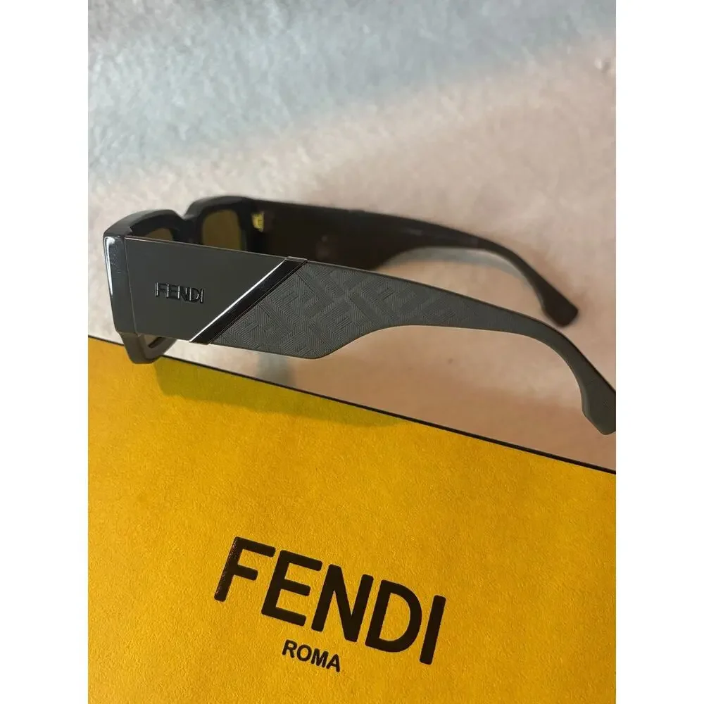 Brand New Fendi Sunglasses - FE40131I Rx Size 51-20-150*2 F